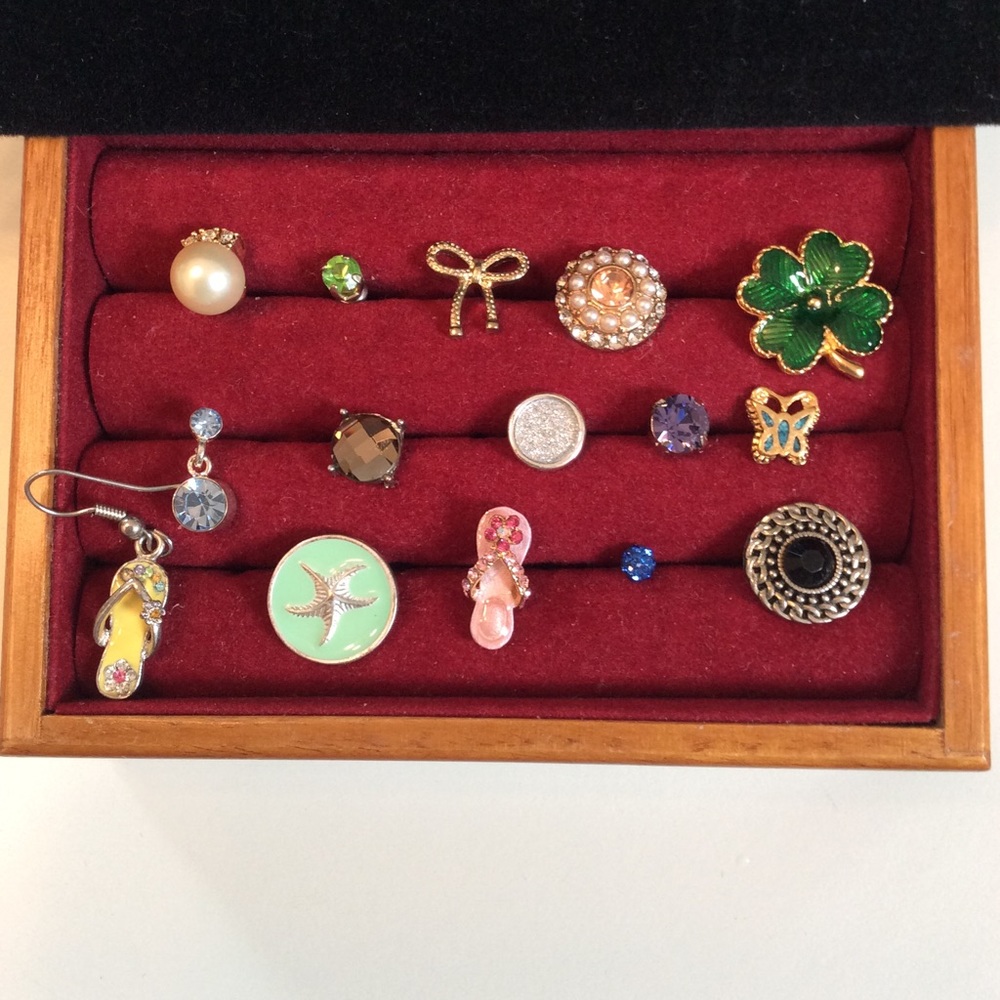 Sweet & Single 15 Fun Post Earrings Lot.